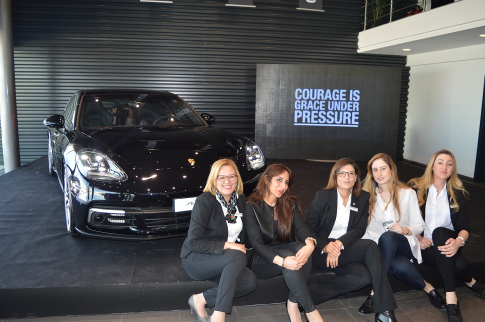 Porsche en Tunisie: un Team chic.