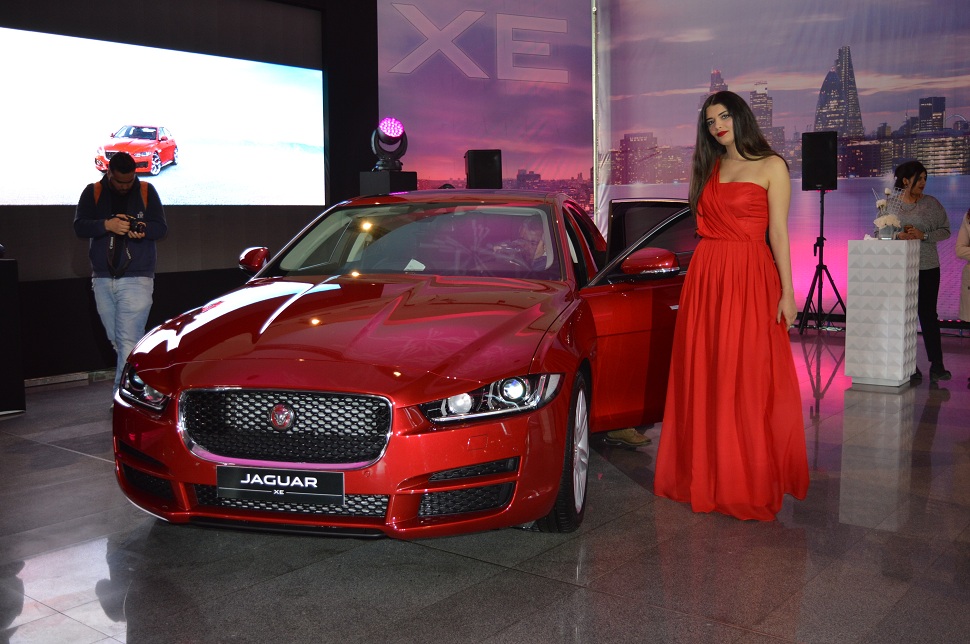 automobile-jaguar-XE