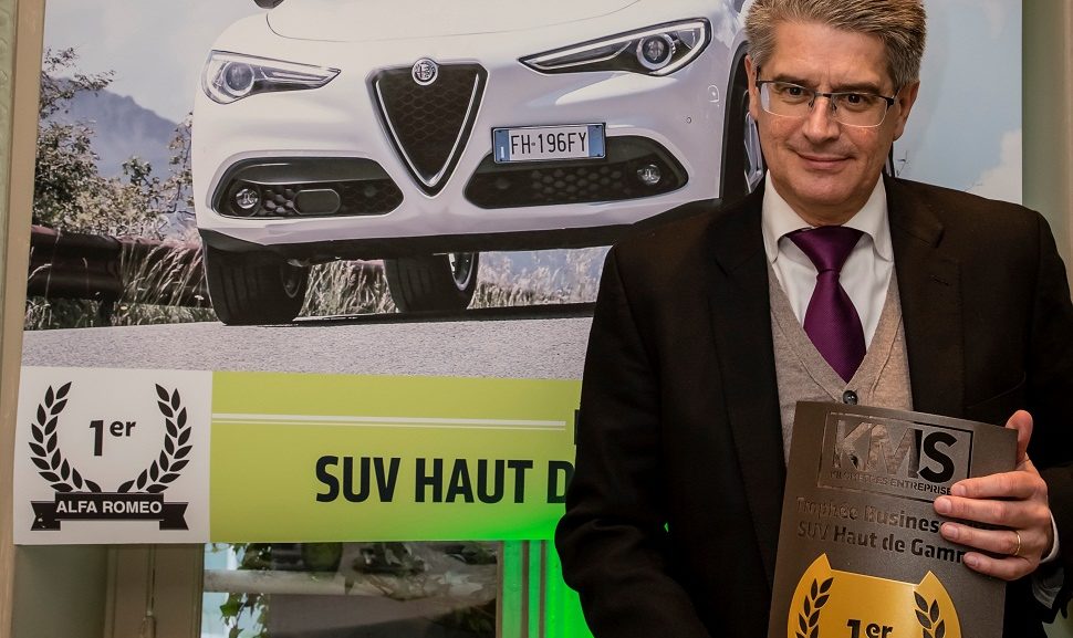 automobile-alfa-stelvio