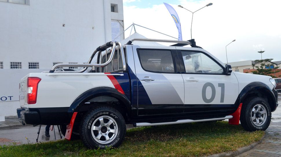 automobile-peugeot-tunisie-pick-up-4x4