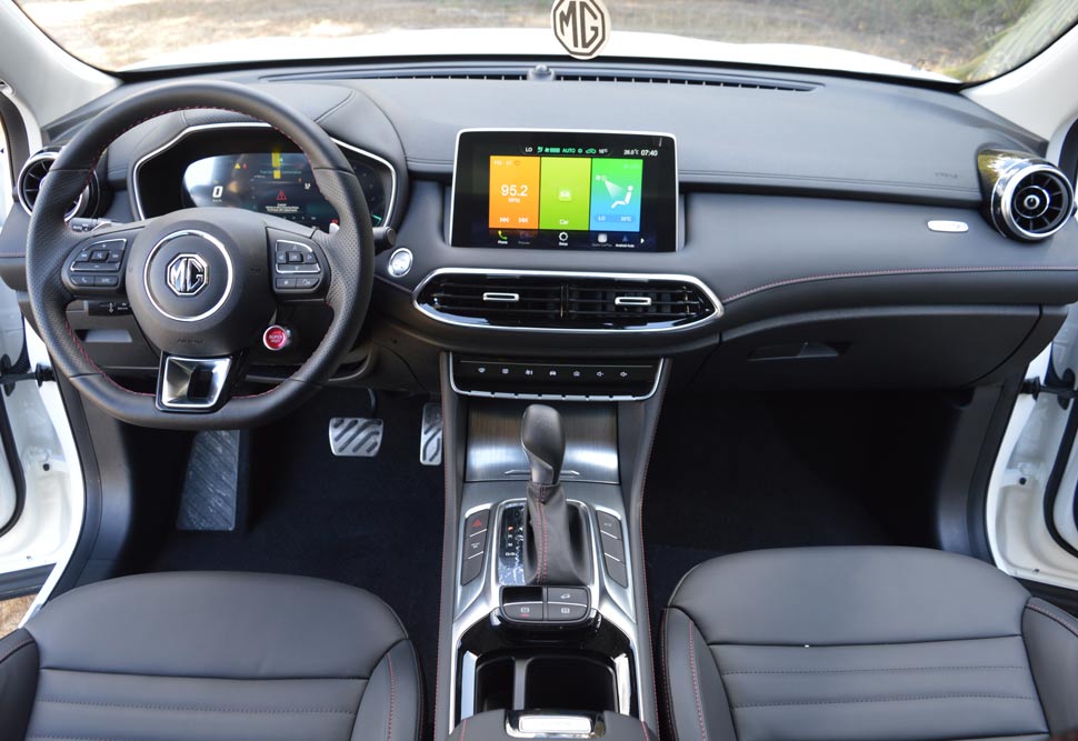 interieur-mg-hs