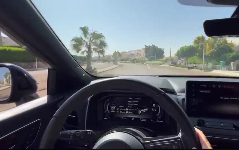 voiture-route-nissan