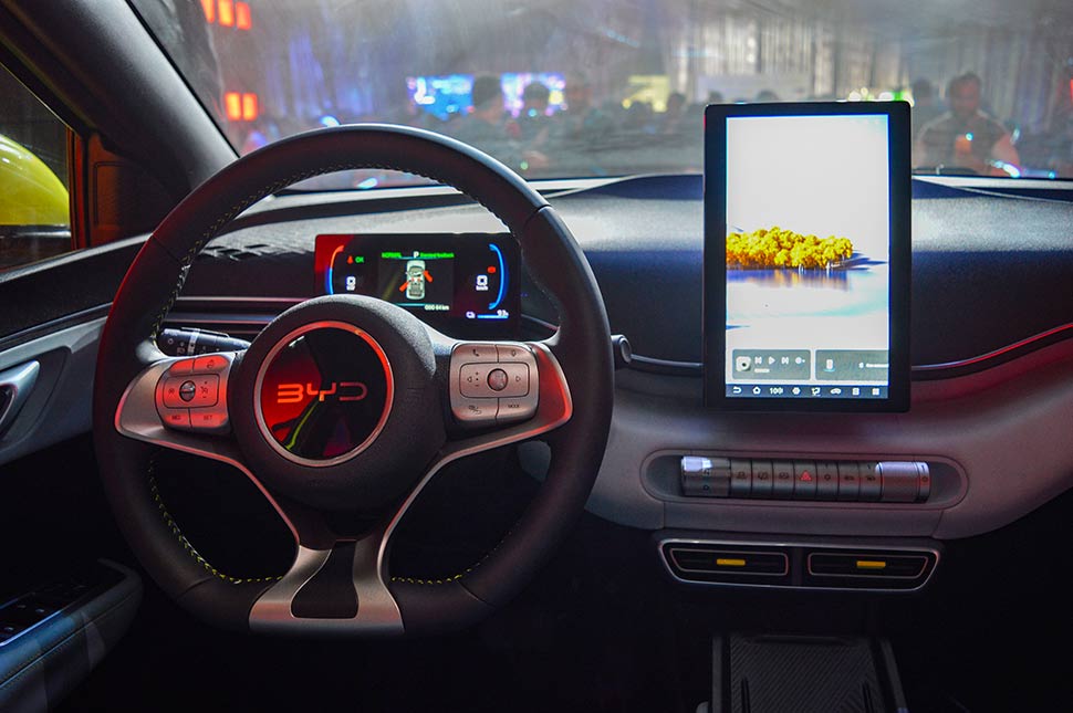 voiture-electrique-intérieur-byd