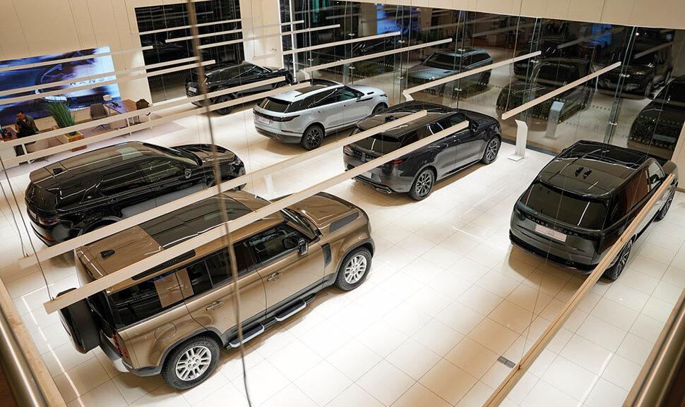 landrover-showroom