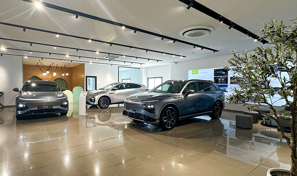 Xpeng-automobile-showroom